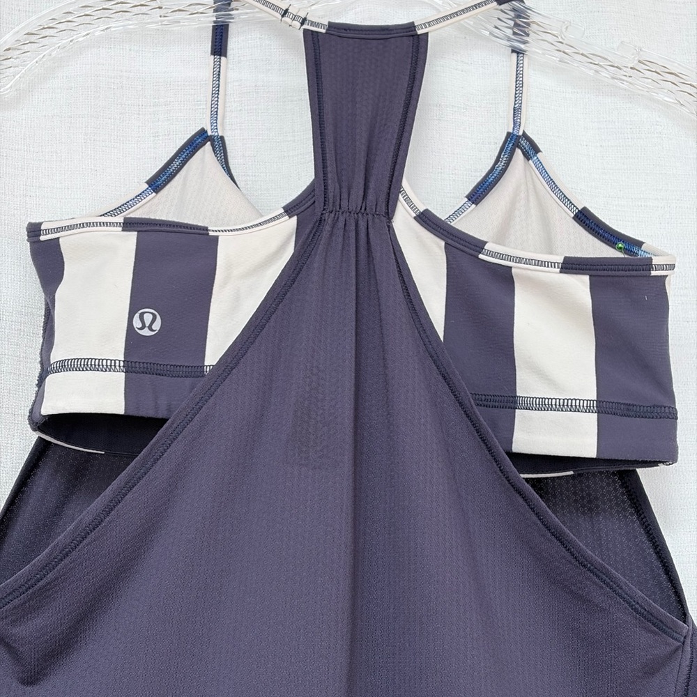 Lululemon women’s No Limits,loose fit,tank Top,built-In stripped bra.Sz 6